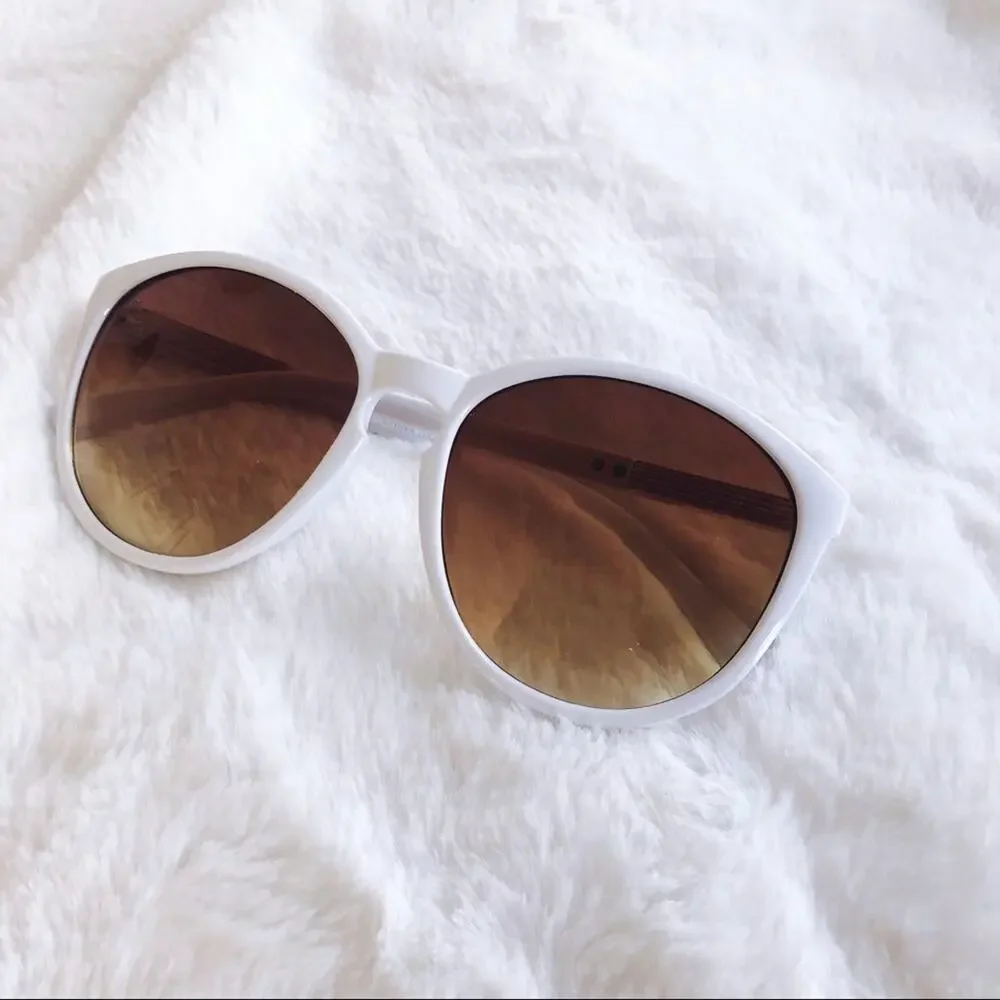 Celia White Cat Eye Full Rim Sunglasses - Picture 3 of 8